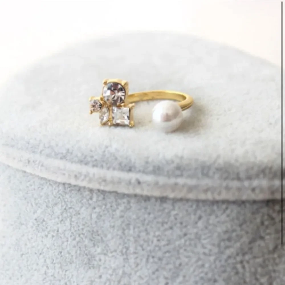 💎2/$30💎 Pearl And Rhinestone Open Gold Tone Ring